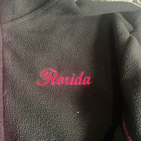 Black Fleece Florida - Picture 2 of 3